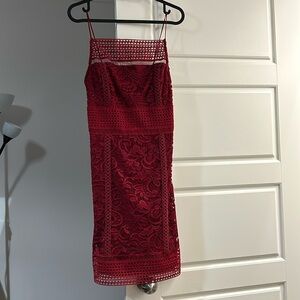 EUC Topshop women’s burgundy red lace dress. Size 6.